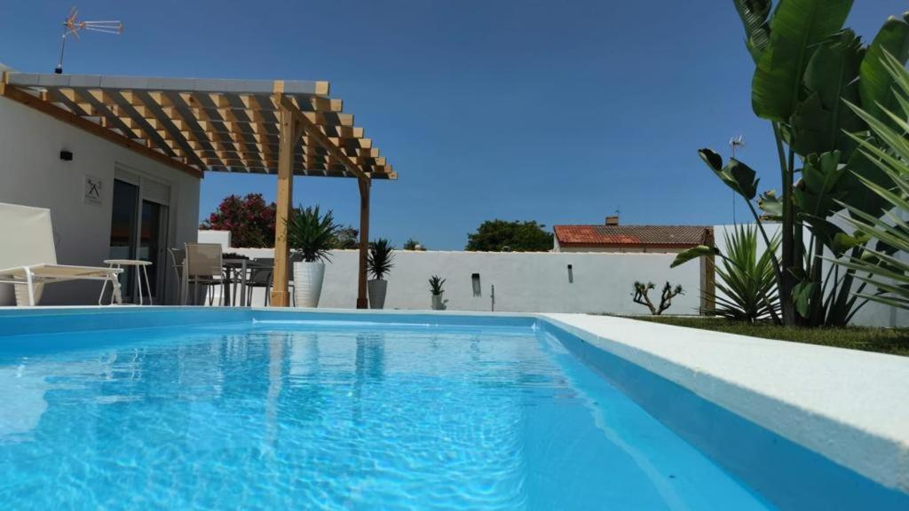 PALAPA GARDEN, muy cerca del mar, con piscina privada Villa Chiclana de la Frontera Exterior foto