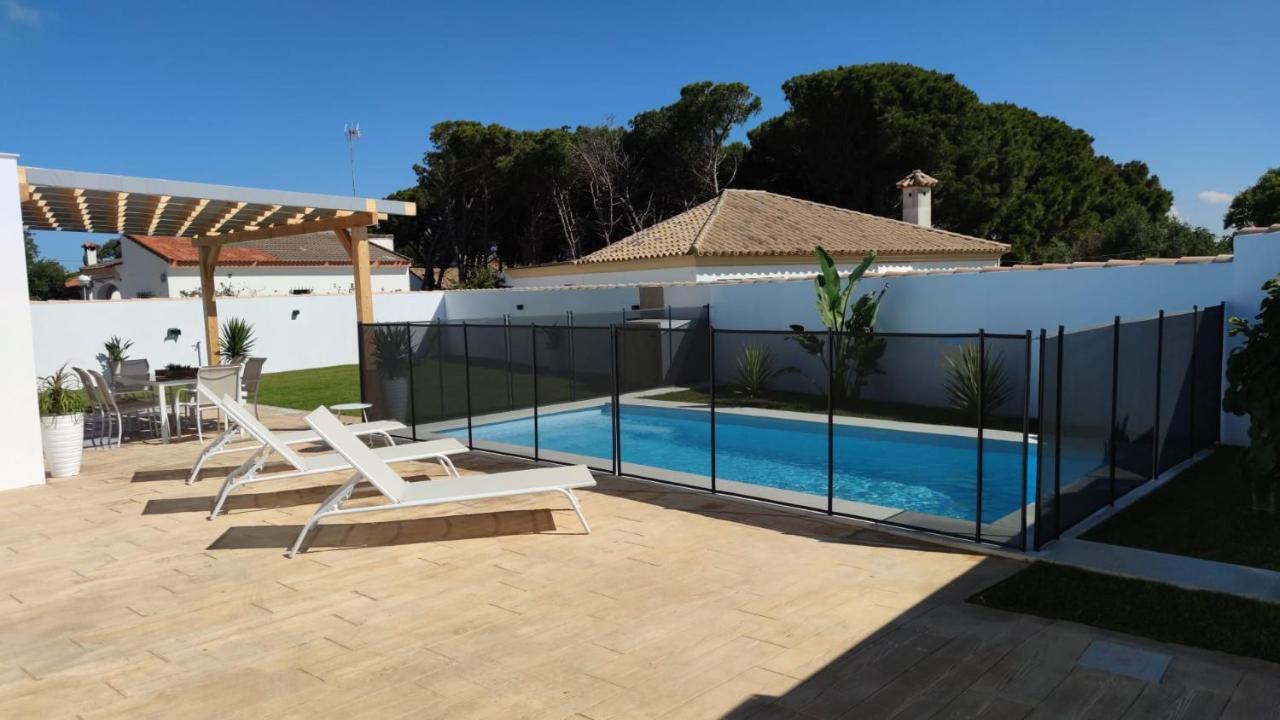 PALAPA GARDEN, muy cerca del mar, con piscina privada Villa Chiclana de la Frontera Exterior foto