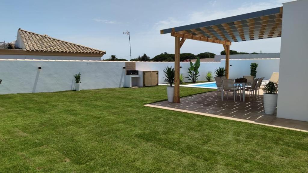 PALAPA GARDEN, muy cerca del mar, con piscina privada Villa Chiclana de la Frontera Exterior foto